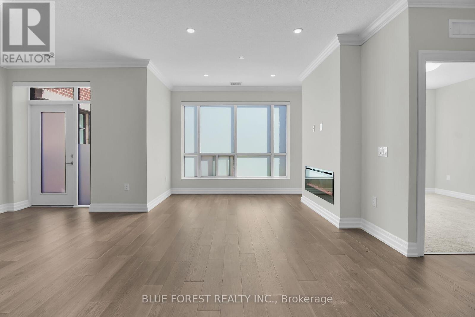 107 - 460 Callaway Road, London North (North R), ON - Indoor With Fireplace