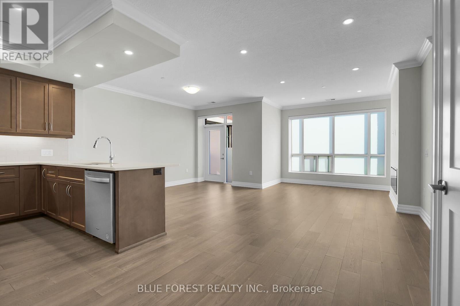 107 - 460 Callaway Road, London North (North R), ON - Indoor Photo Showing Kitchen