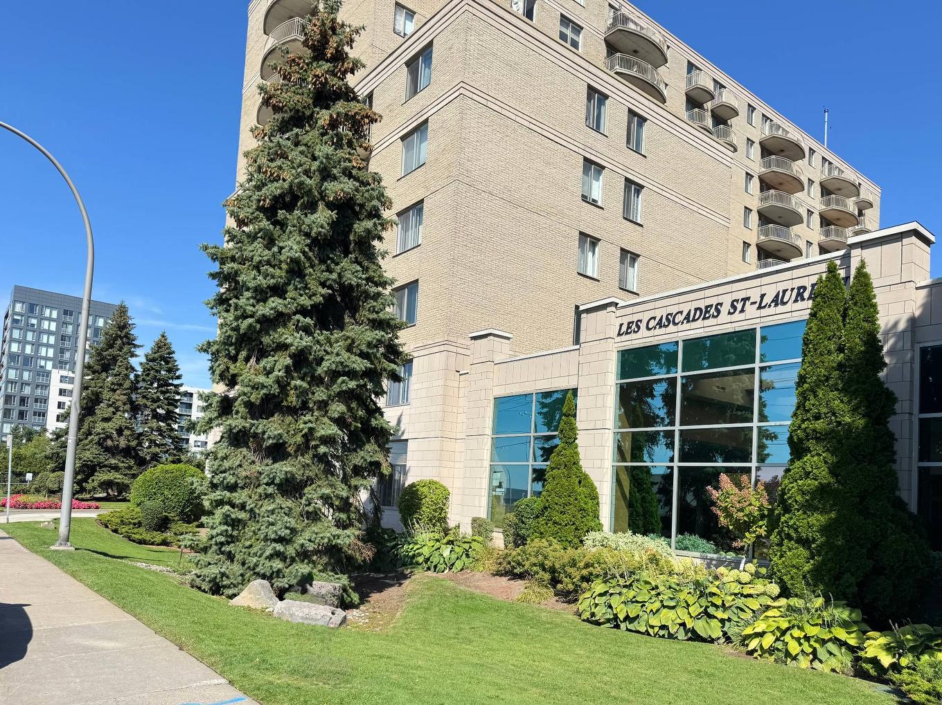 Frontage - 202-11115 Boul. Cavendish, Montréal (Saint-Laurent), QC - Outdoor