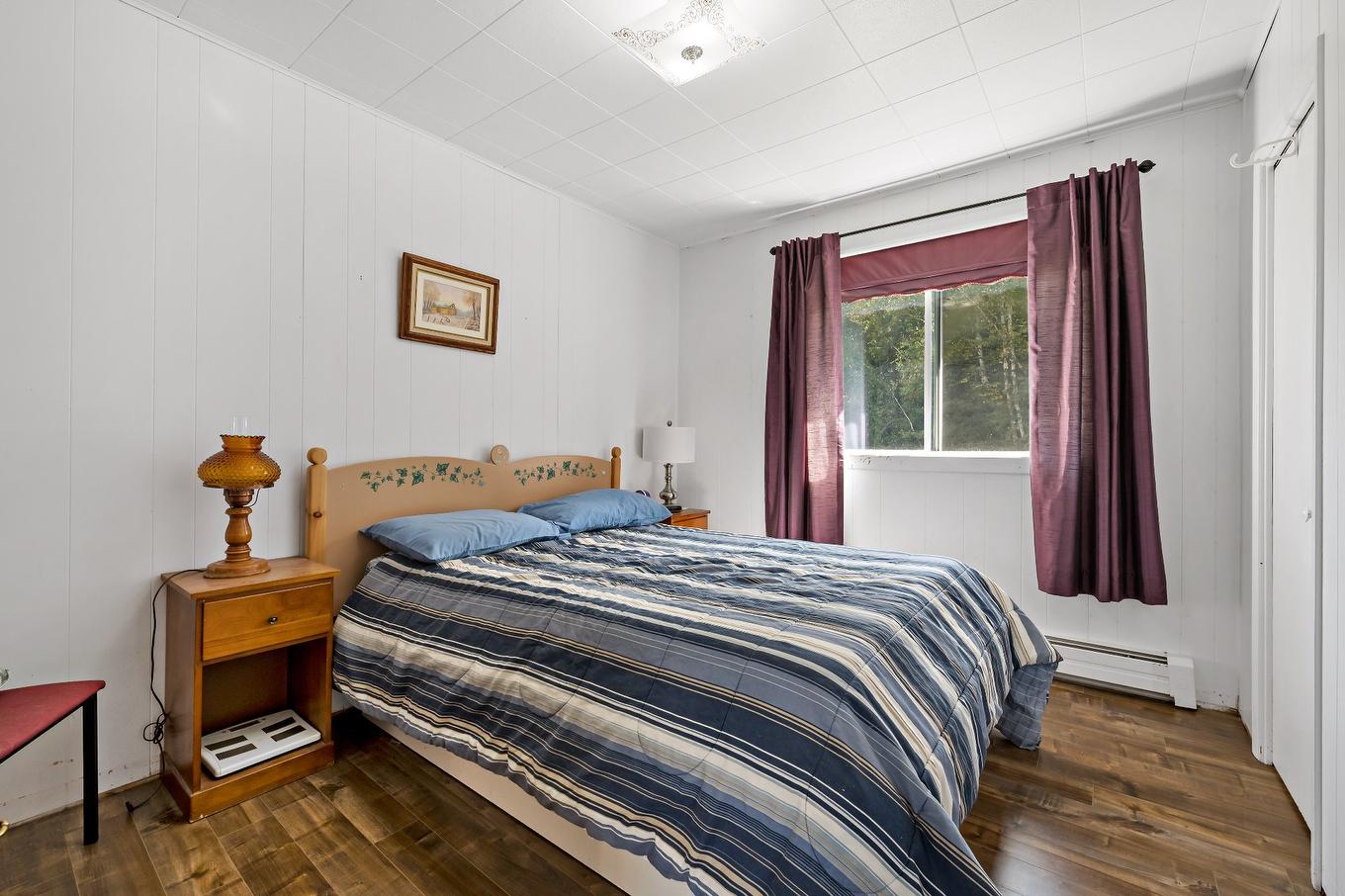 Bedroom - 372 Route De L'Ascension, Rivière-Rouge, QC - Indoor Photo Showing Bedroom