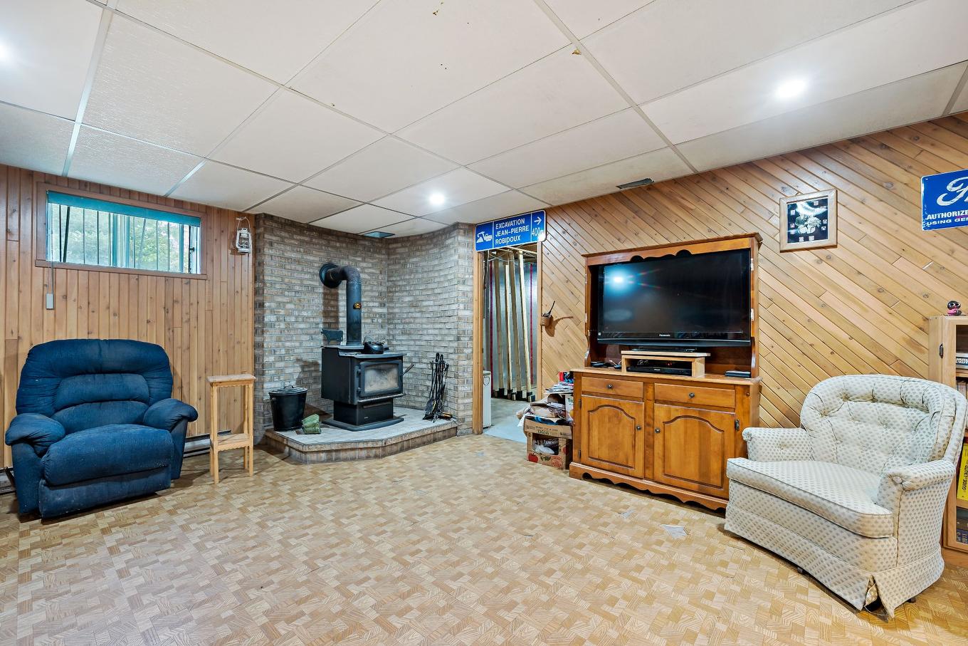 Family room - 372 Route De L'Ascension, Rivière-Rouge, QC - Indoor Photo Showing Basement