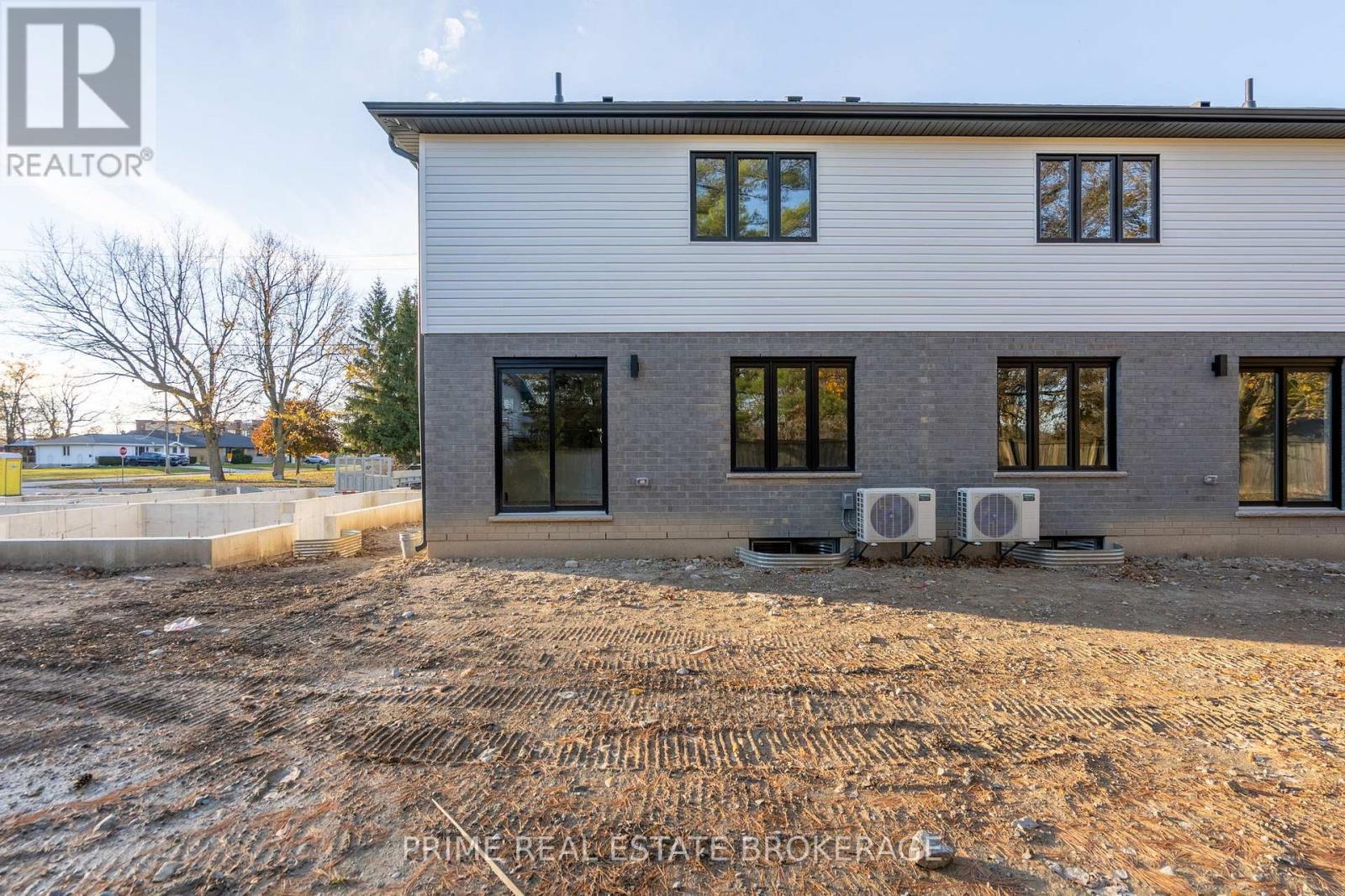 5 - 177 Chestnut Street, Lucan Biddulph (Lucan), ON - Outdoor