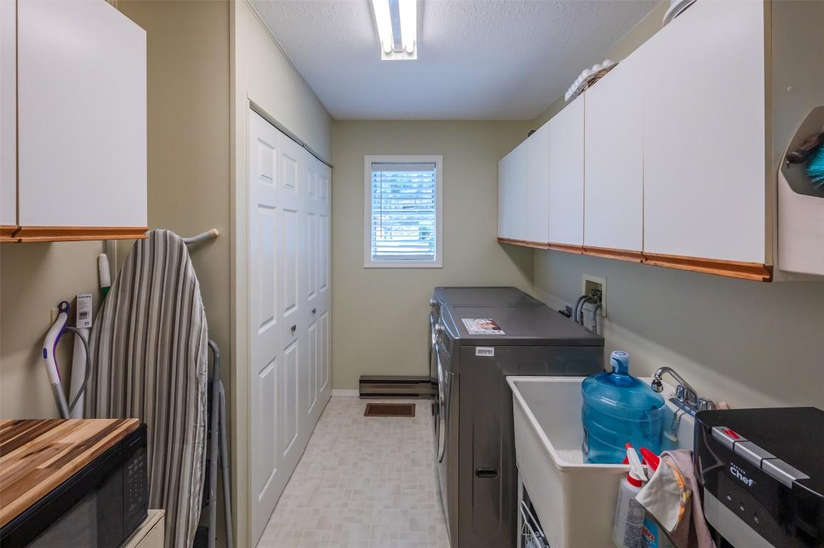 234 Twin Lakes Road, Kaleden, BC - Indoor Photo Showing Laundry Room