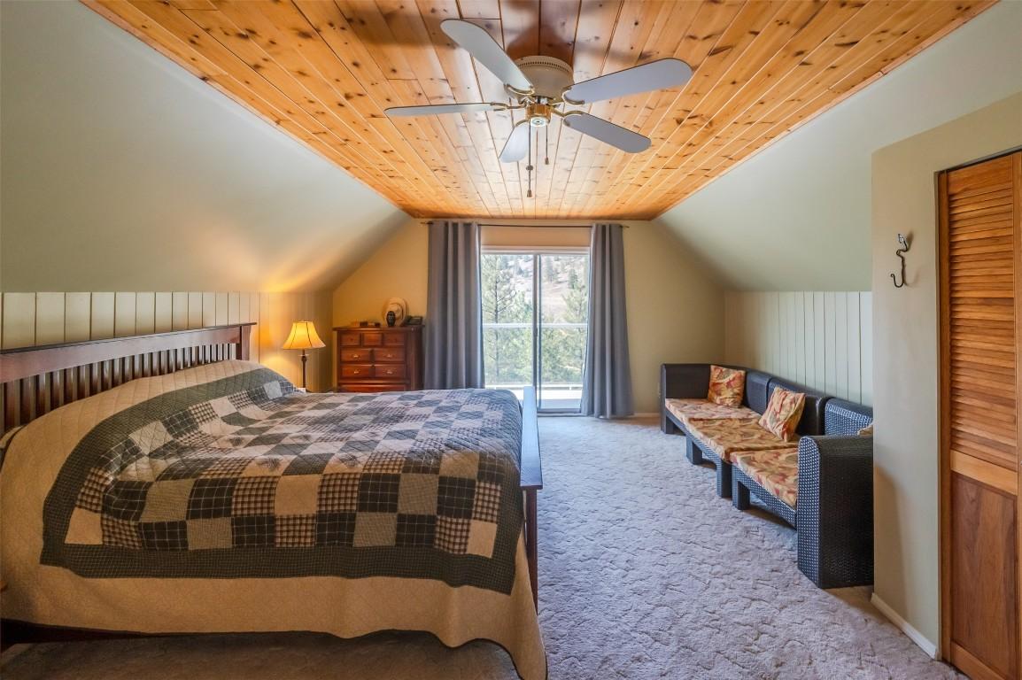 234 Twin Lakes Road, Kaleden, BC - Indoor Photo Showing Bedroom