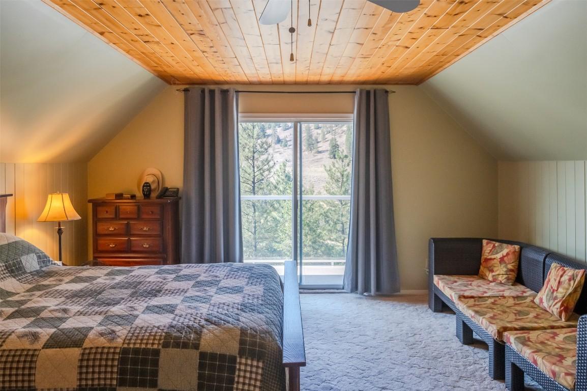 234 Twin Lakes Road, Kaleden, BC - Indoor Photo Showing Bedroom