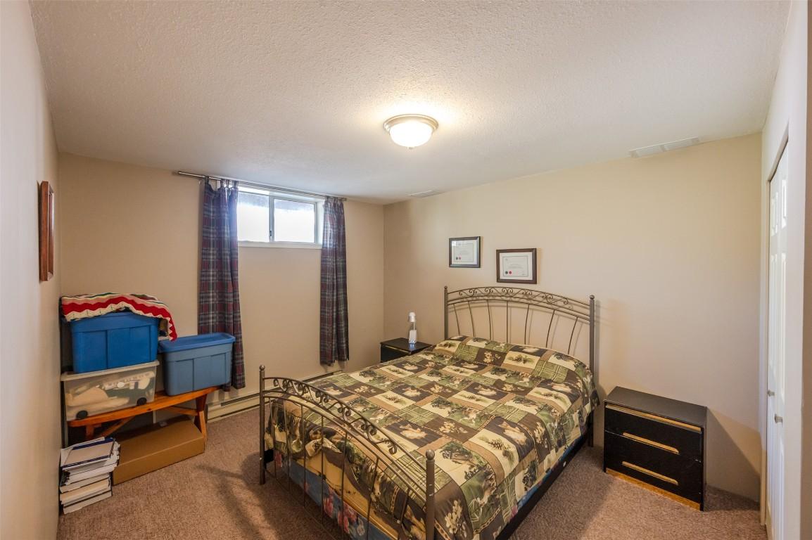 234 Twin Lakes Road, Kaleden, BC - Indoor Photo Showing Bedroom