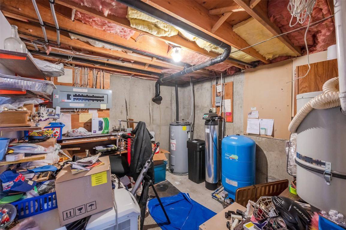234 Twin Lakes Road, Kaleden, BC - Indoor Photo Showing Basement