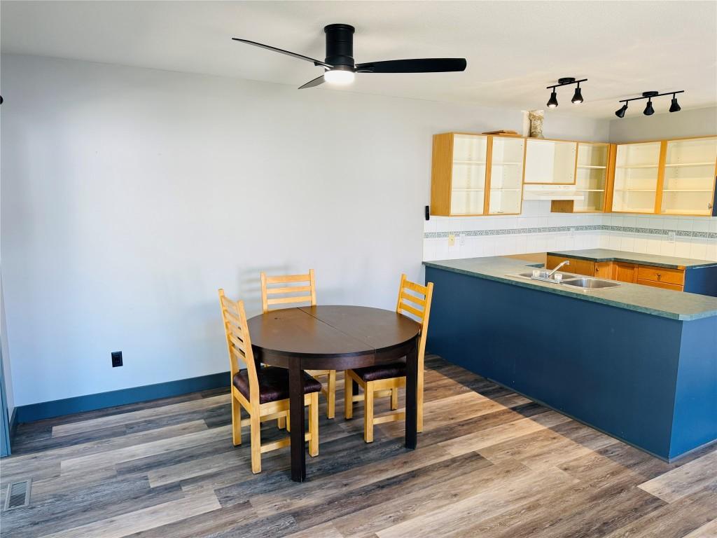 1B Wolf Crescent, Windermere, BC - Indoor Photo Showing Dining Room