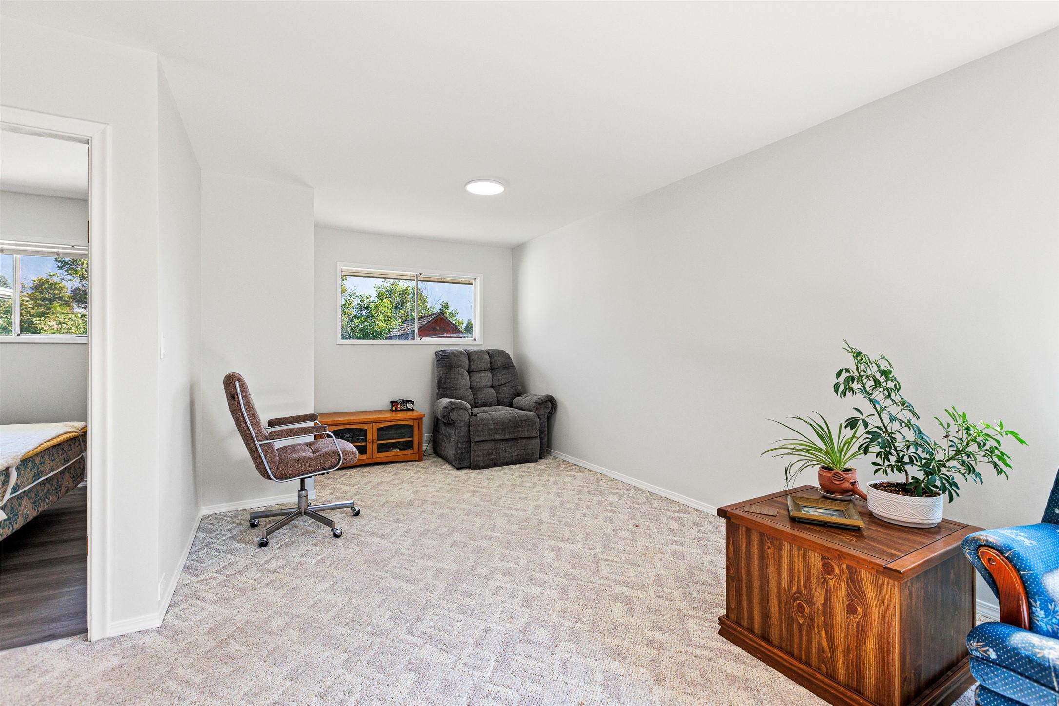 1220 25Th Avenue, Creston, BC - Indoor
