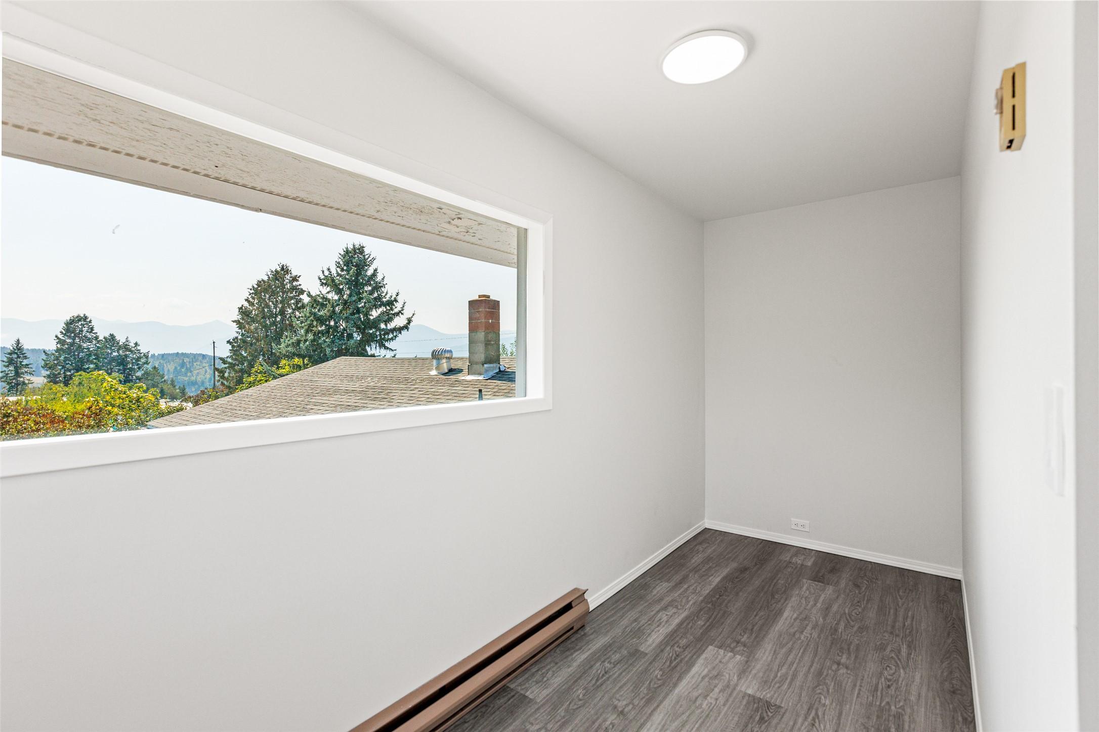 1220 25Th Avenue, Creston, BC - Indoor Photo Showing Other Room