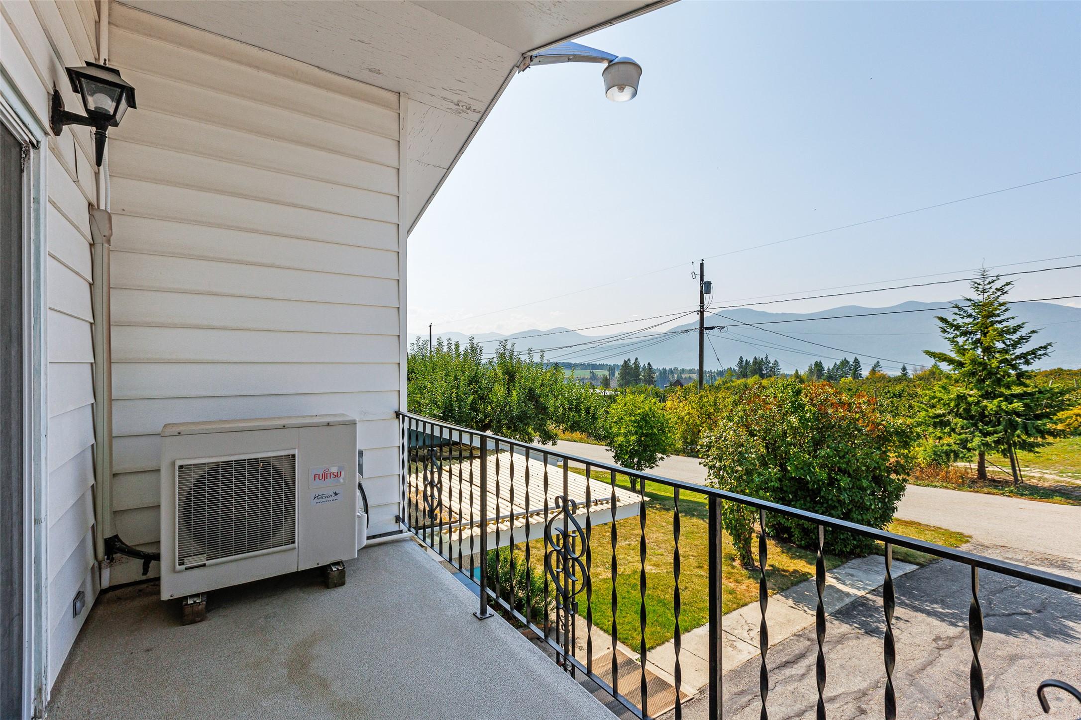 1220 25Th Avenue, Creston, BC - Outdoor With Balcony With Exterior