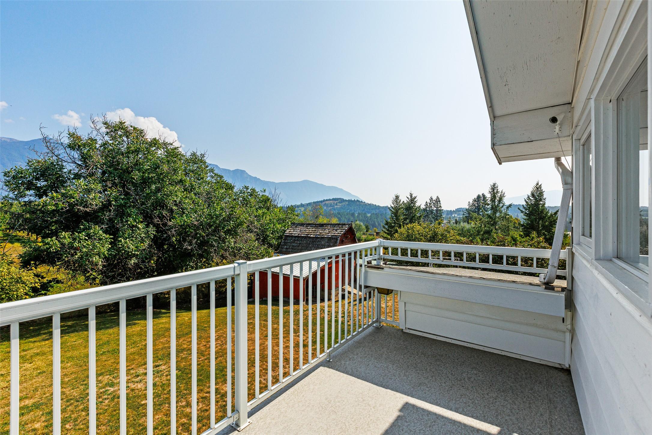 1220 25Th Avenue, Creston, BC - Outdoor With Balcony With Exterior