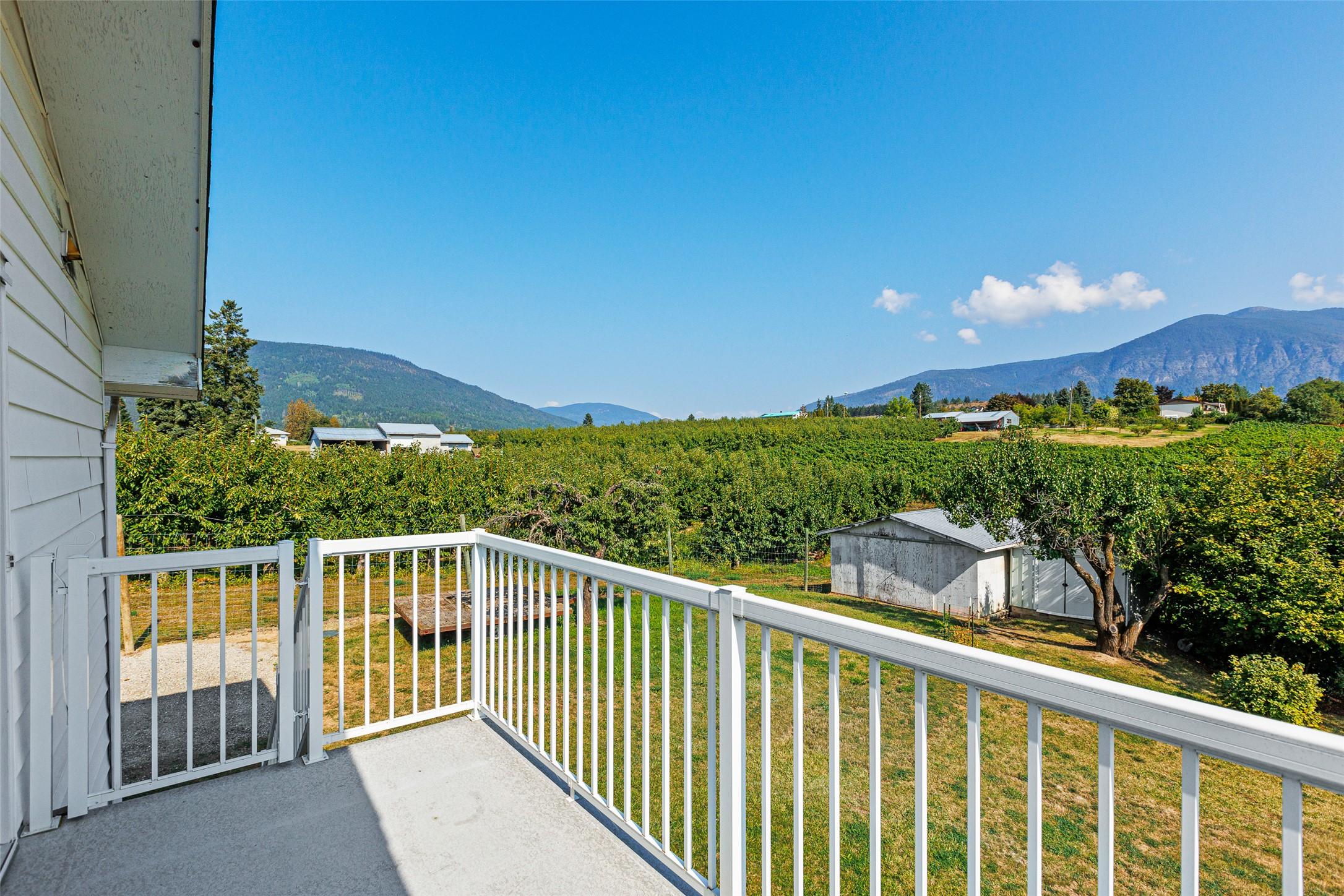 1220 25Th Avenue, Creston, BC - Outdoor With View