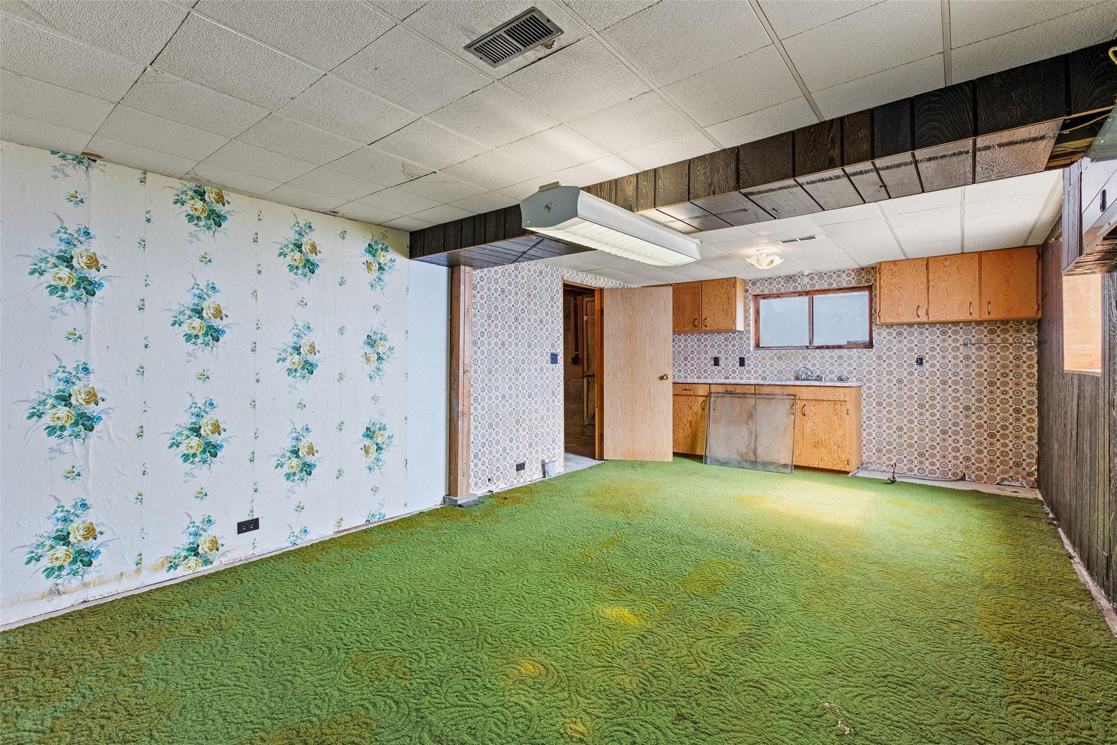 1220 25Th Avenue, Creston, BC - Indoor