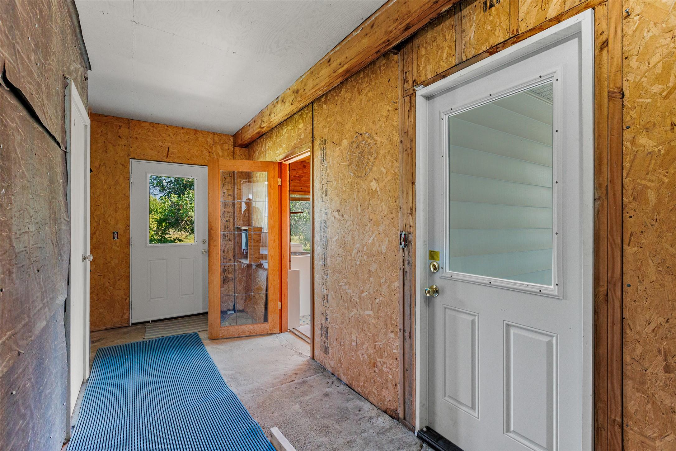 1220 25Th Avenue, Creston, BC - With Exterior
