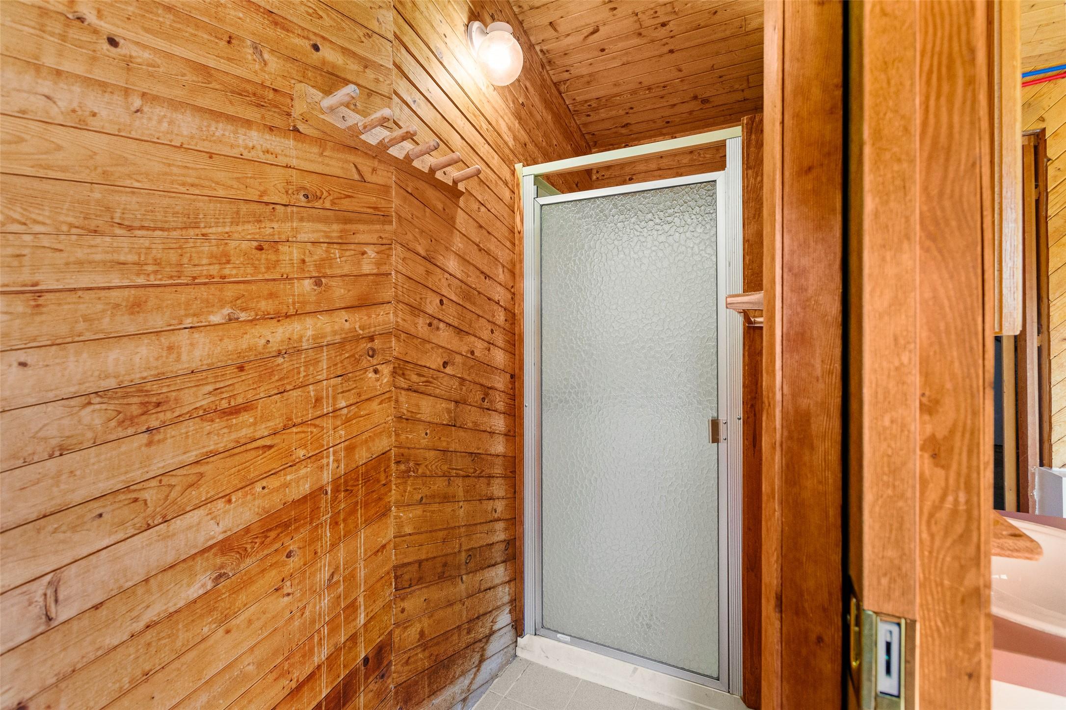1220 25Th Avenue, Creston, BC -