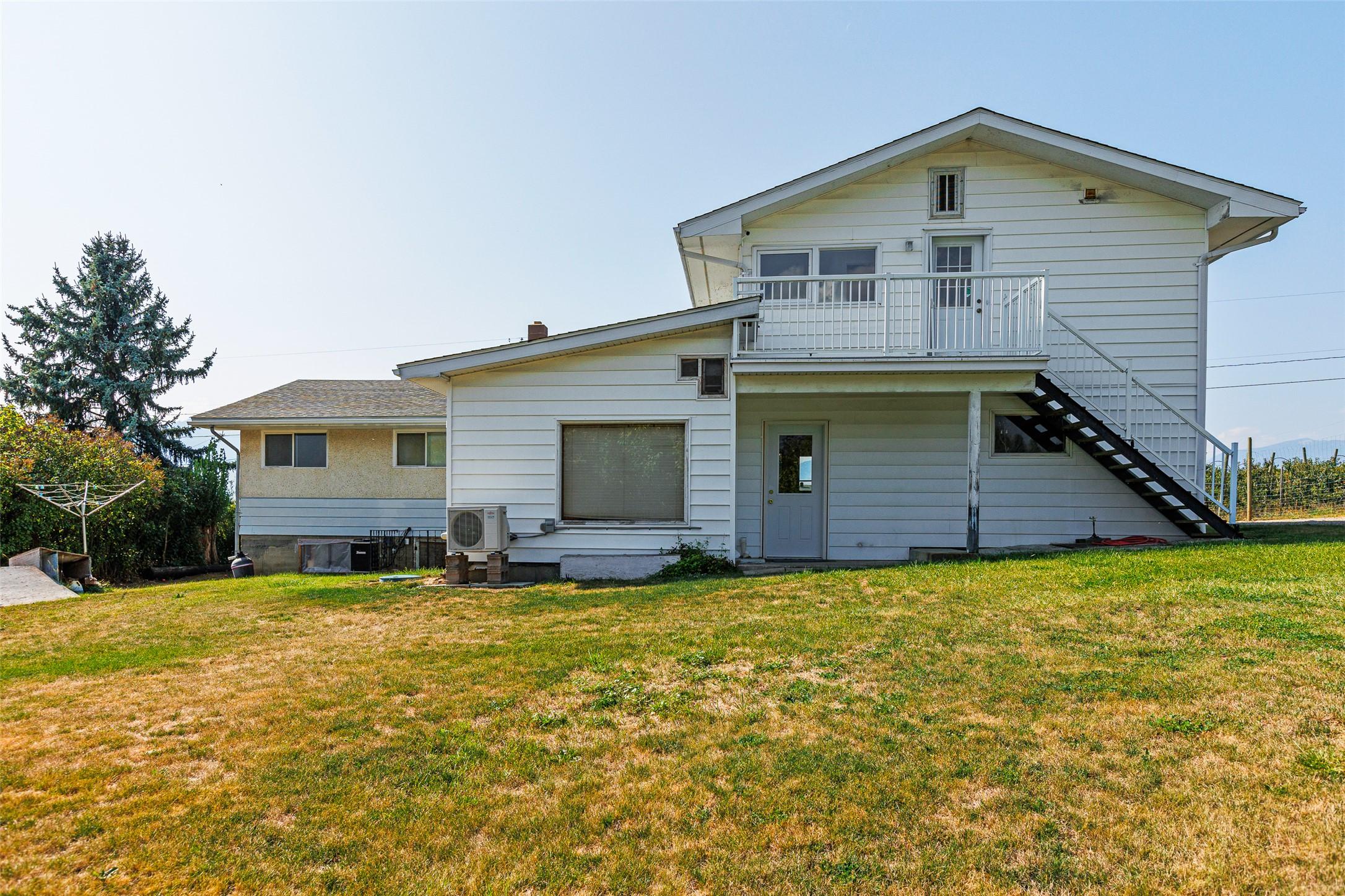1220 25Th Avenue, Creston, BC - Outdoor With Balcony