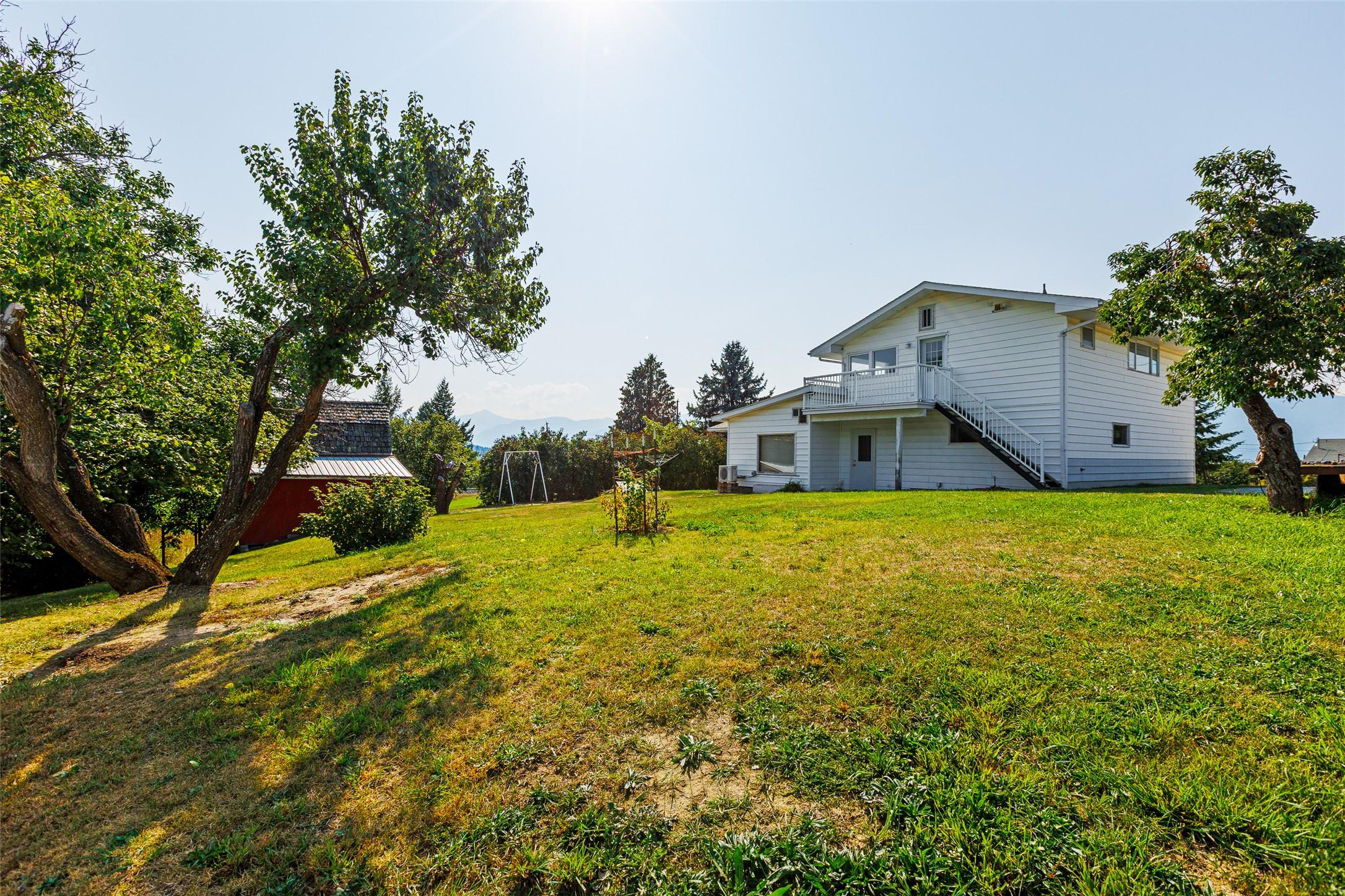 1220 25Th Avenue, Creston, BC - Outdoor