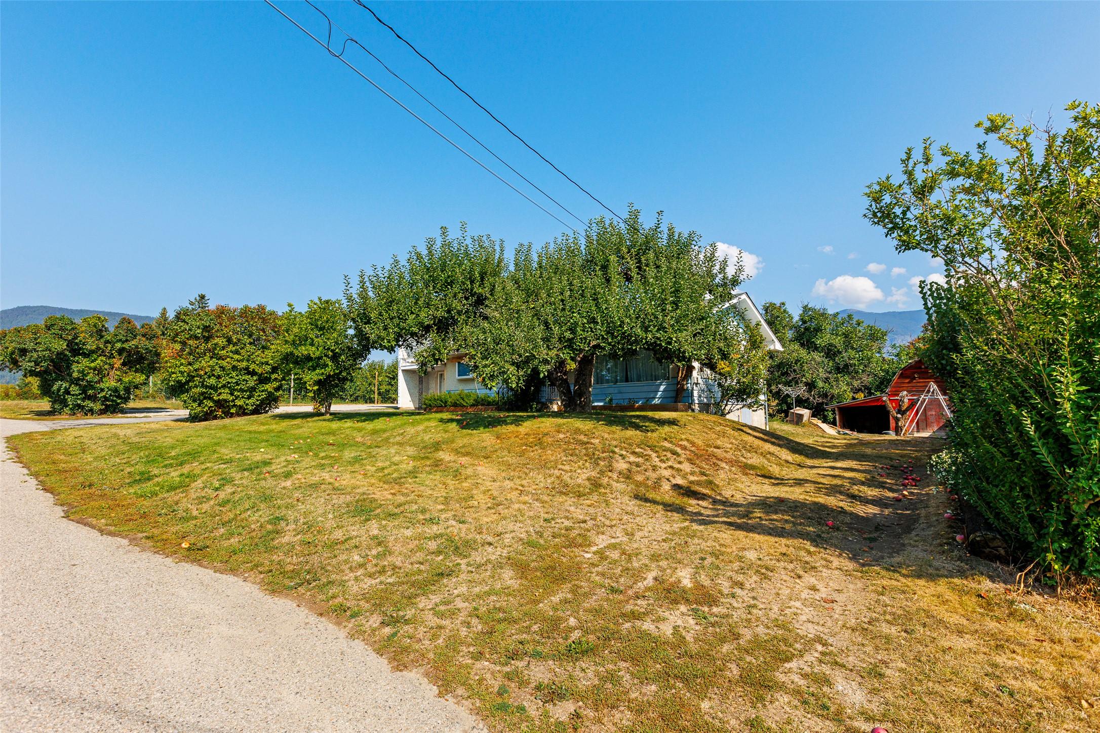 1220 25Th Avenue, Creston, BC - Outdoor With View