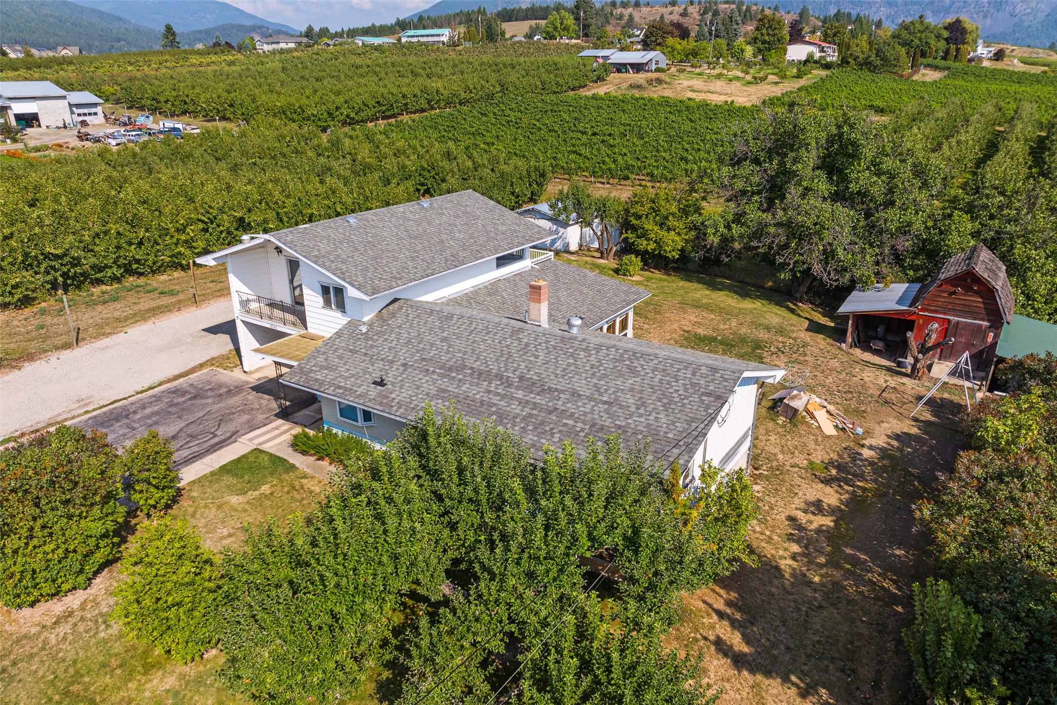 1220 25Th Avenue, Creston, BC - Outdoor