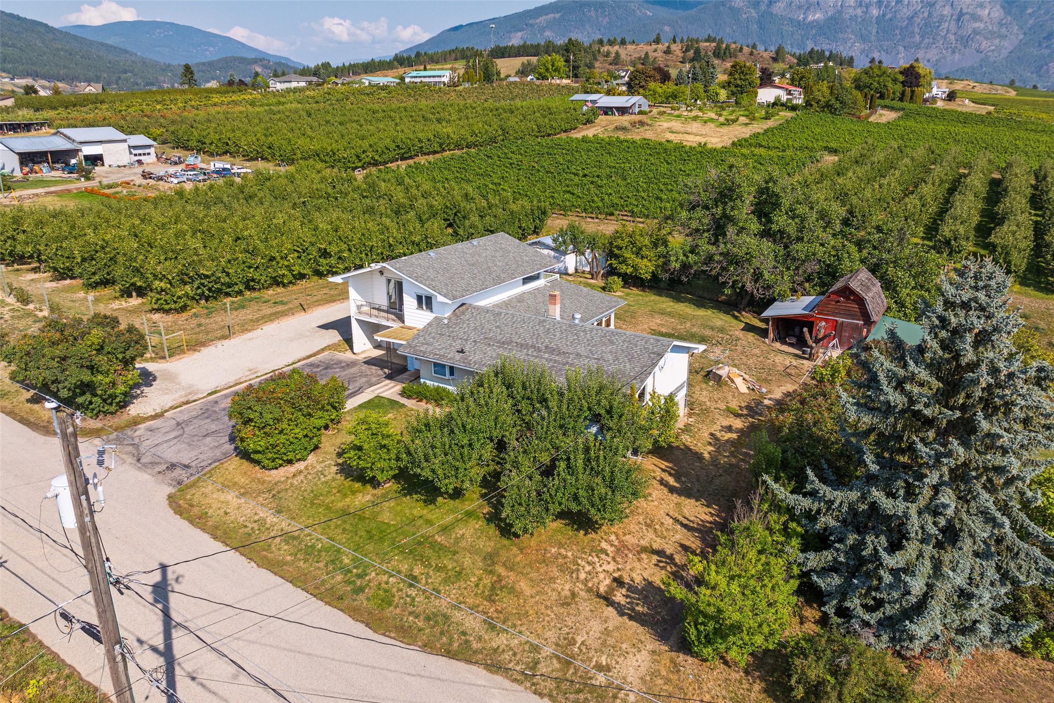 1220 25Th Avenue, Creston, BC - Outdoor With View
