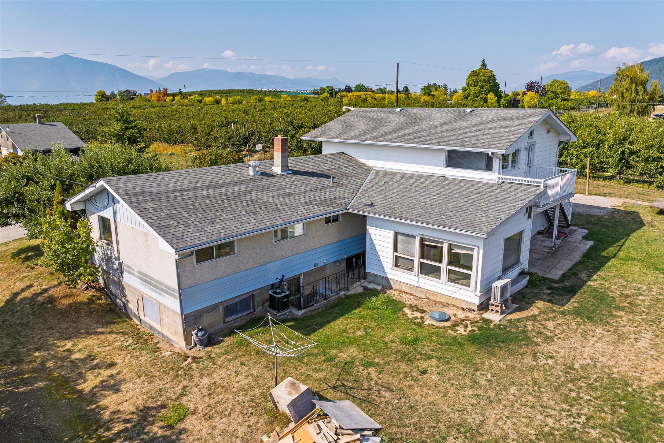 1220 25Th Avenue, Creston, BC - Outdoor