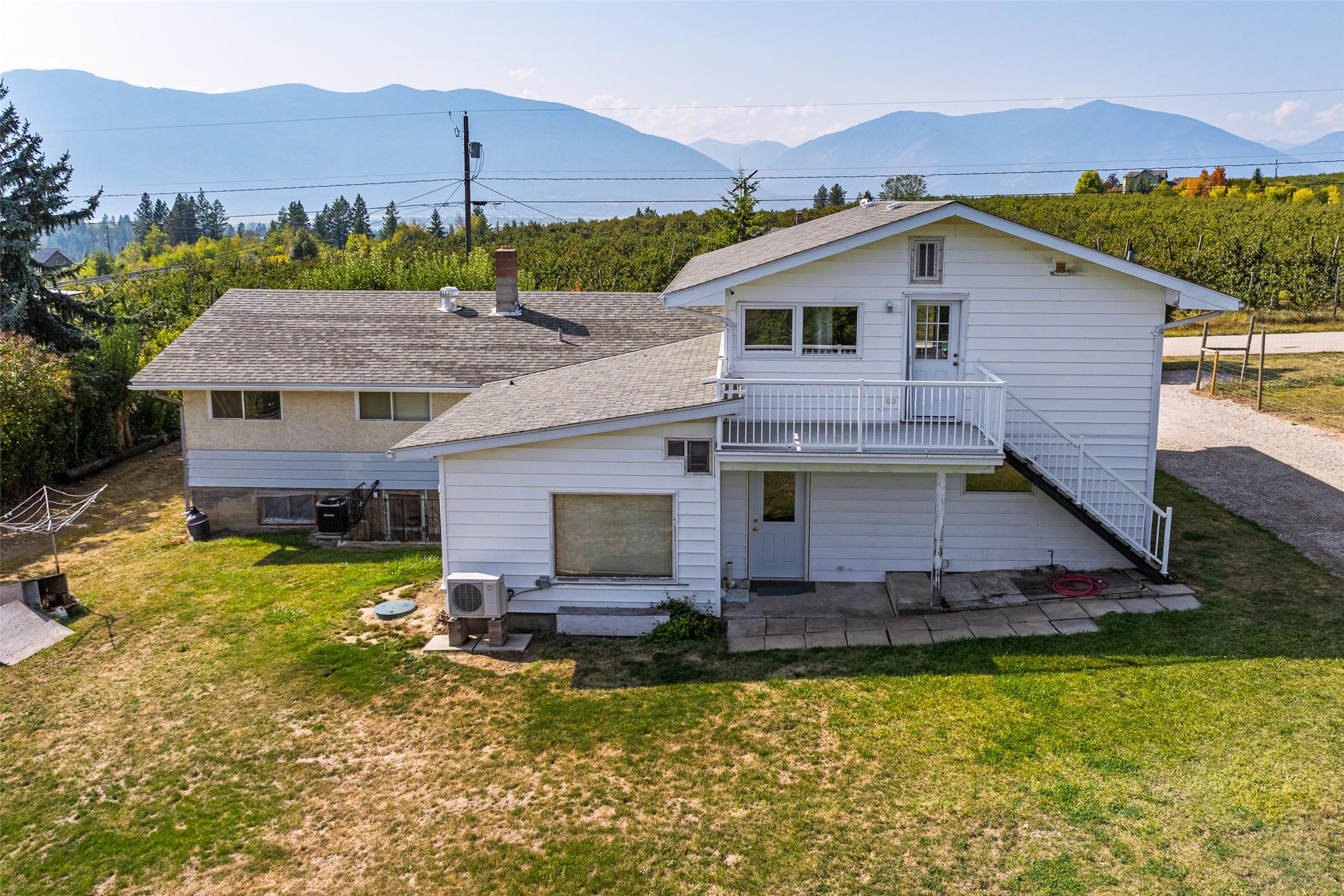 1220 25Th Avenue, Creston, BC - Outdoor