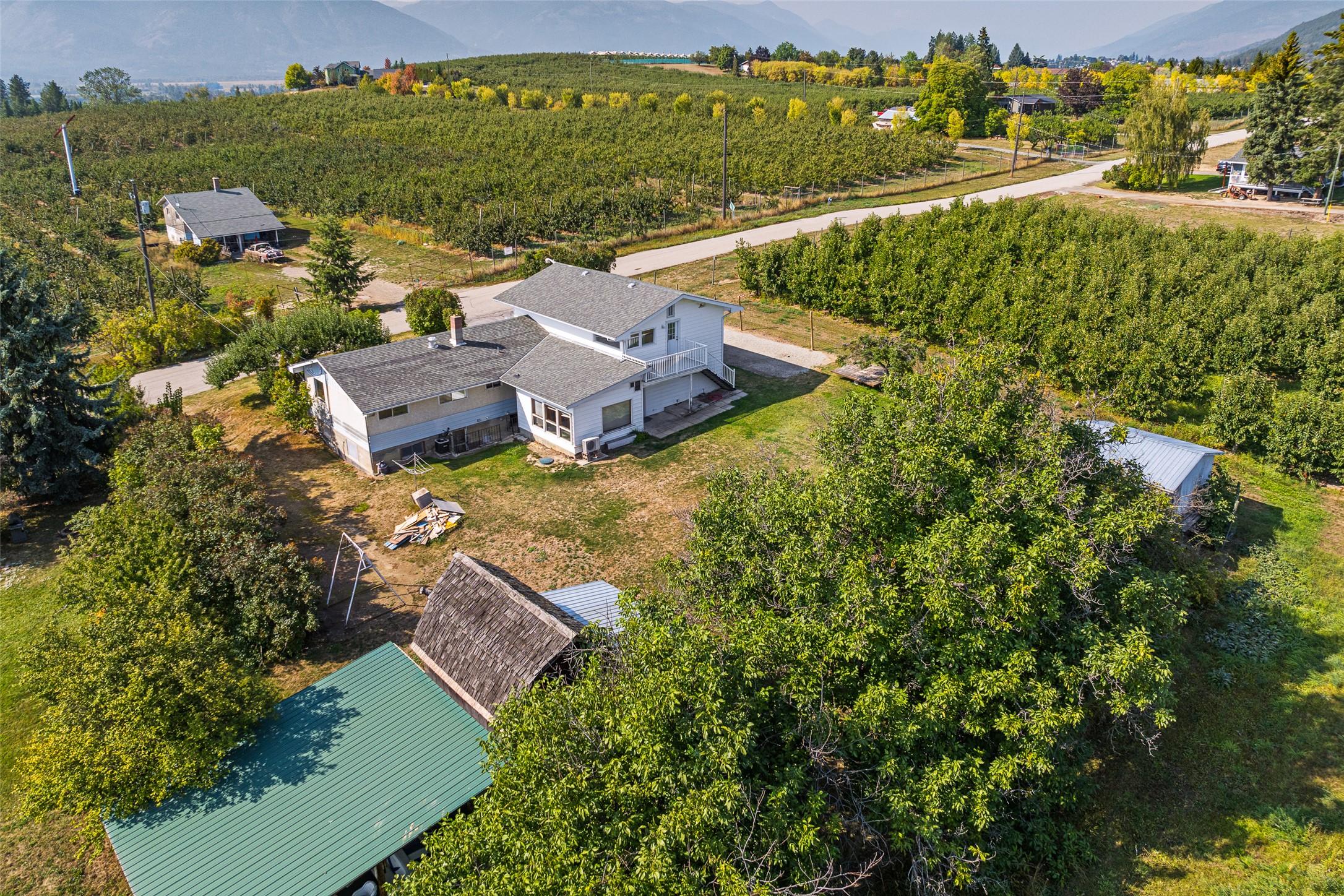 1220 25Th Avenue, Creston, BC - Outdoor With View