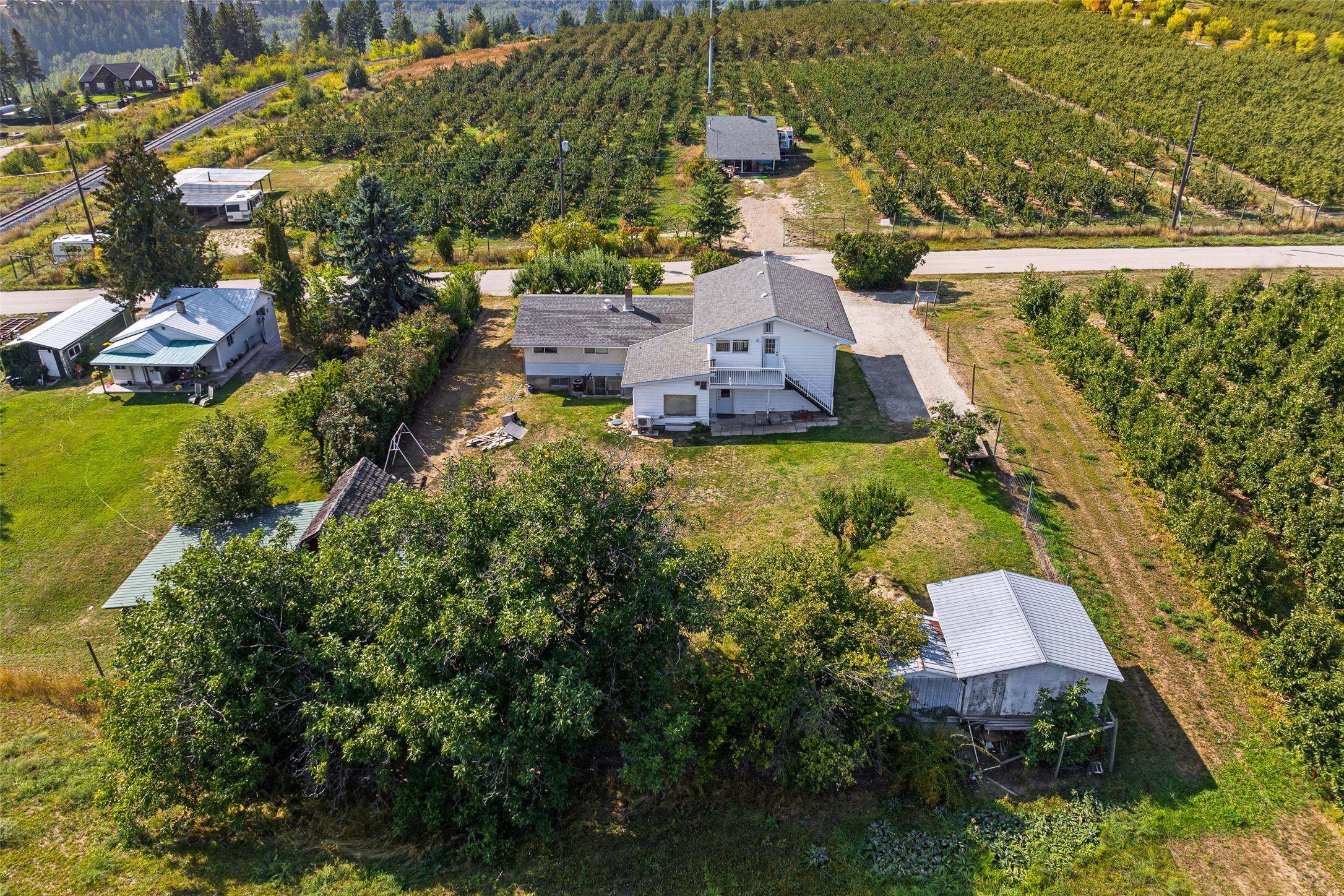1220 25Th Avenue, Creston, BC - Outdoor With View