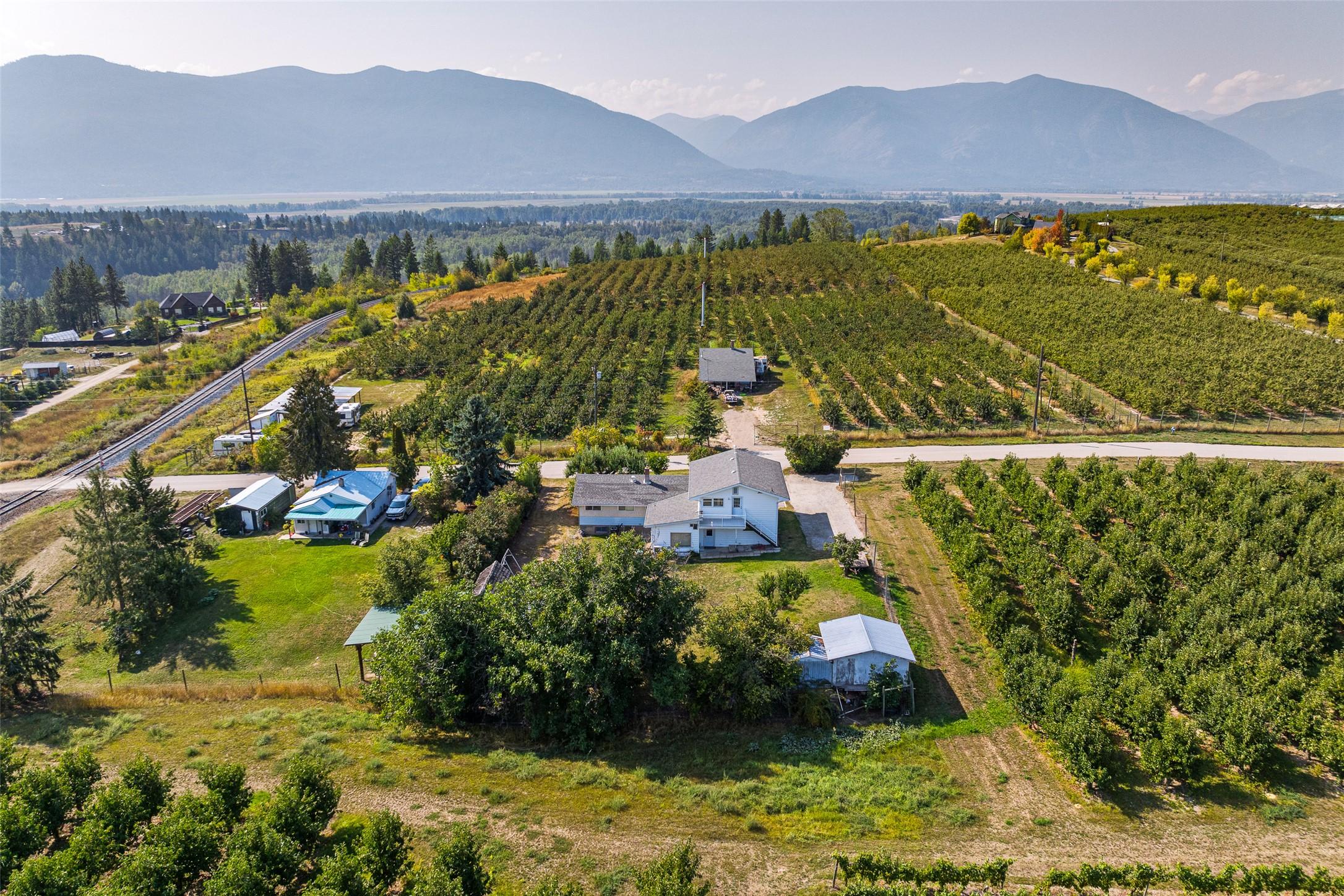 1220 25Th Avenue, Creston, BC - Outdoor With View