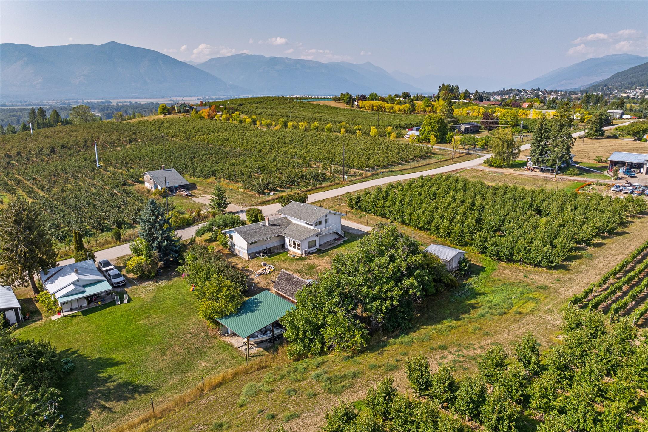 1220 25Th Avenue, Creston, BC - Outdoor With View