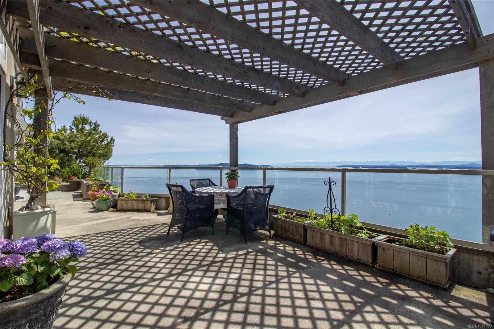 5919 Pirates Rd, Pender Island, BC