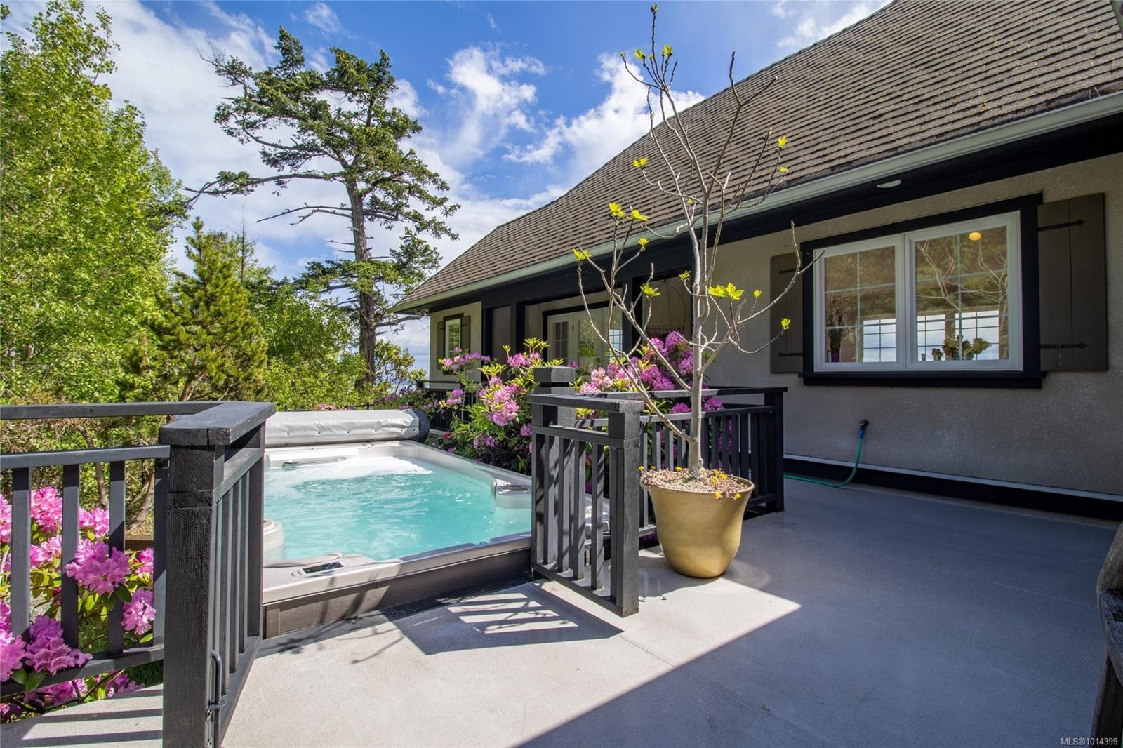 5919 Pirates Rd, Pender Island, BC