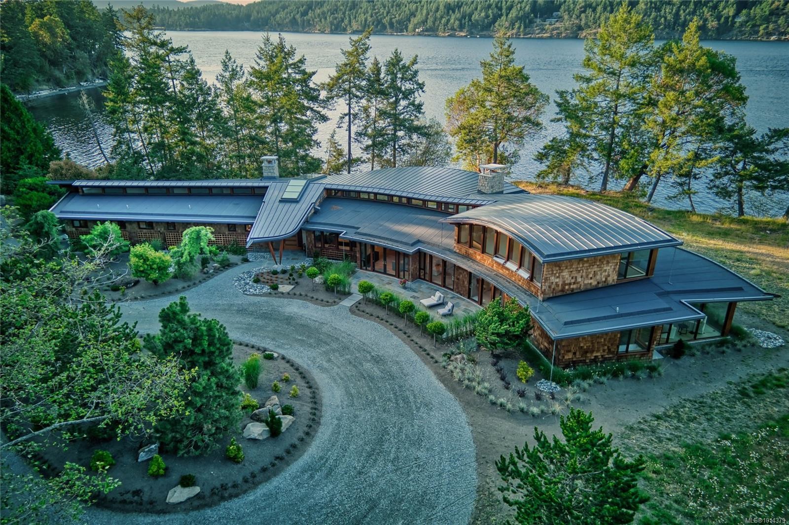 3200 Clam Bay Rd, Pender Island, BC