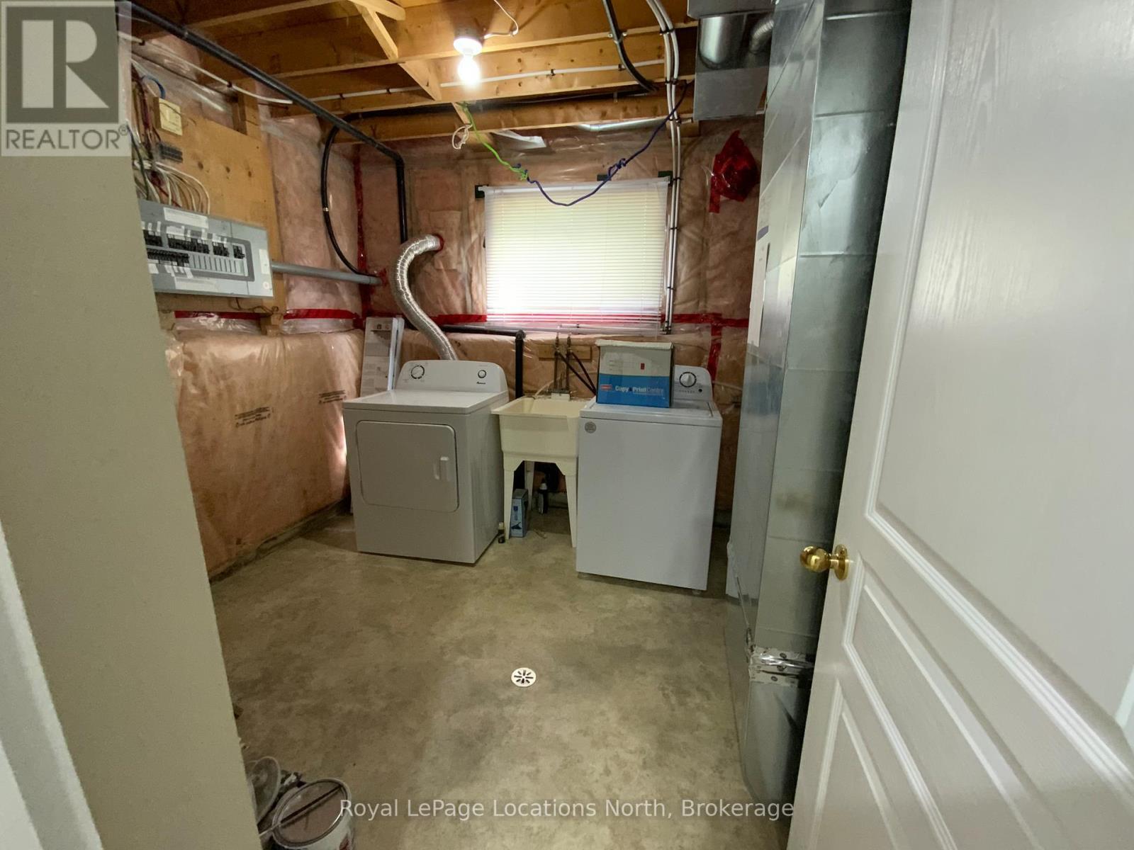 210 Quebec Street, Clearview (Stayner), ON - Indoor Photo Showing Laundry Room
