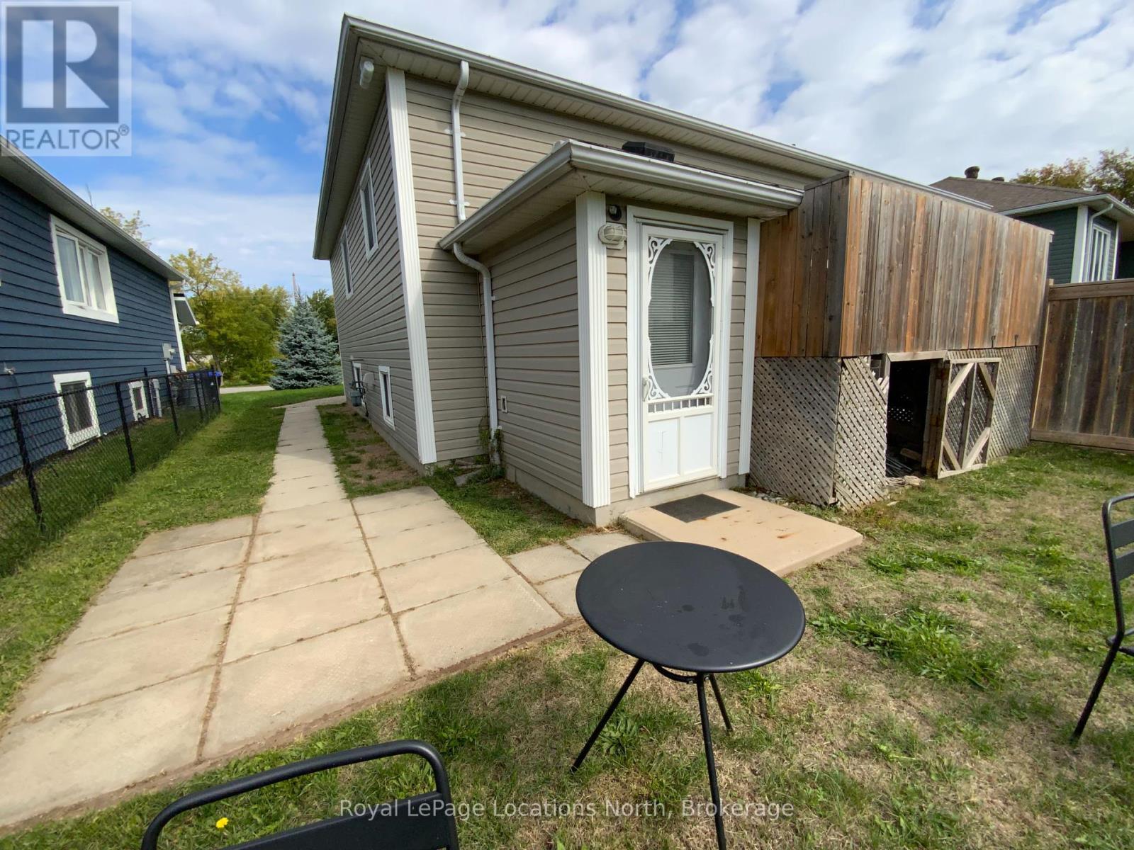 210 Quebec Street, Clearview (Stayner), ON - Outdoor With Exterior