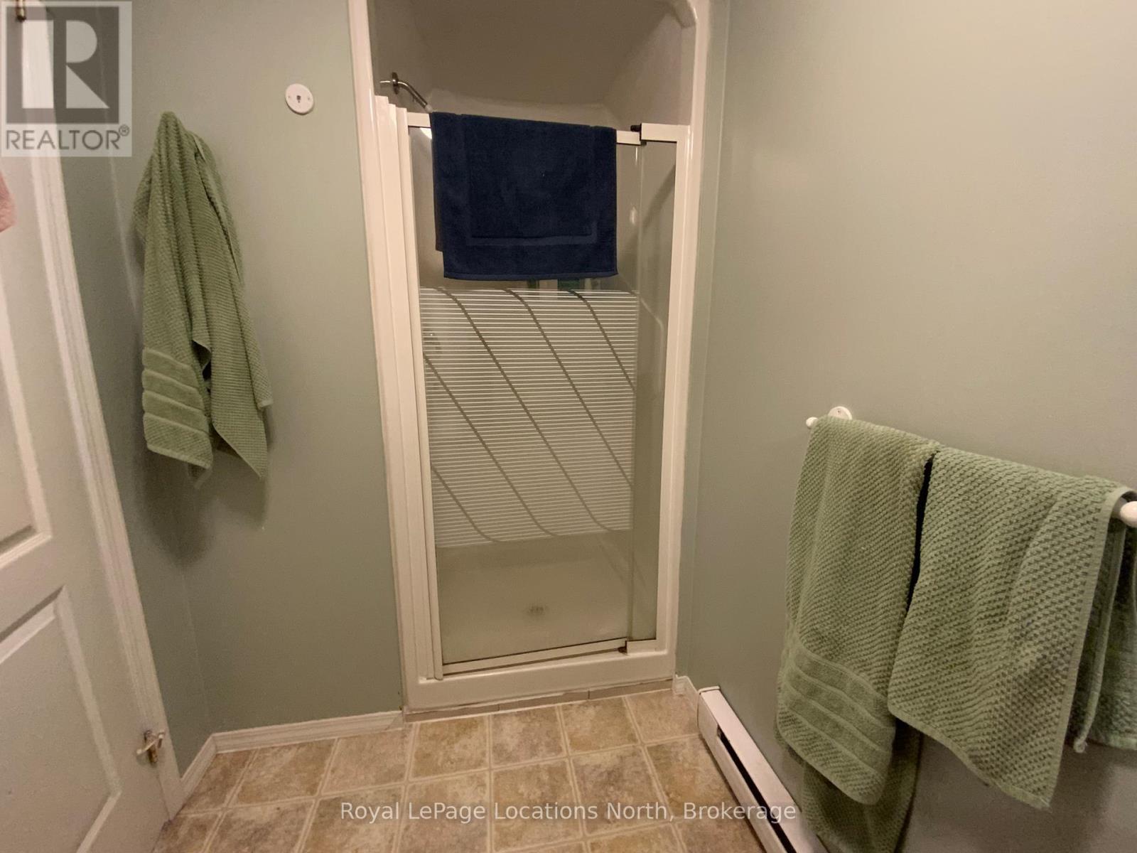 210 Quebec Street, Clearview (Stayner), ON - Indoor Photo Showing Bathroom