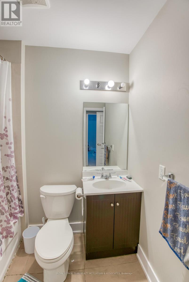 1055 Secord Avenue, Ottawa, ON - Indoor Photo Showing Bathroom