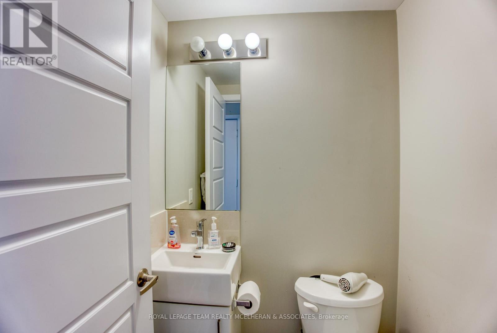 1055 Secord Avenue, Ottawa, ON - Indoor Photo Showing Bathroom