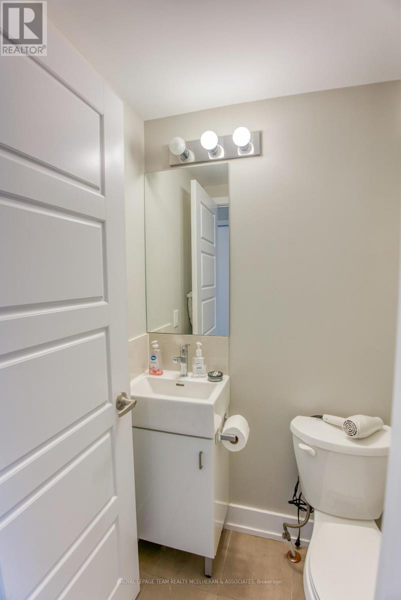 1055 Secord Avenue, Ottawa, ON - Indoor Photo Showing Bathroom