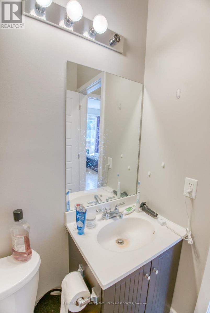 1055 Secord Avenue, Ottawa, ON - Indoor Photo Showing Bathroom
