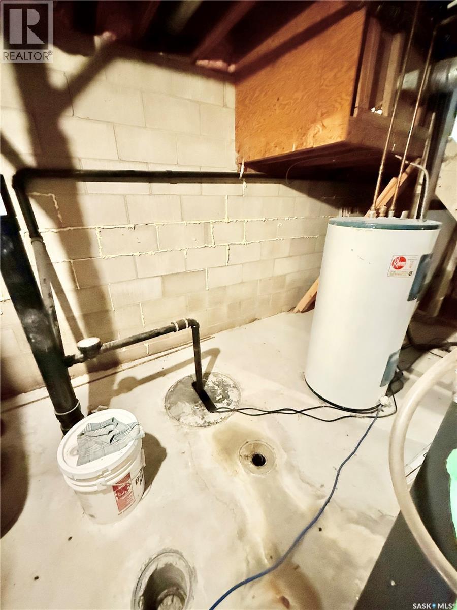 103 3Rd Avenue, Hanley, SK - Indoor Photo Showing Basement