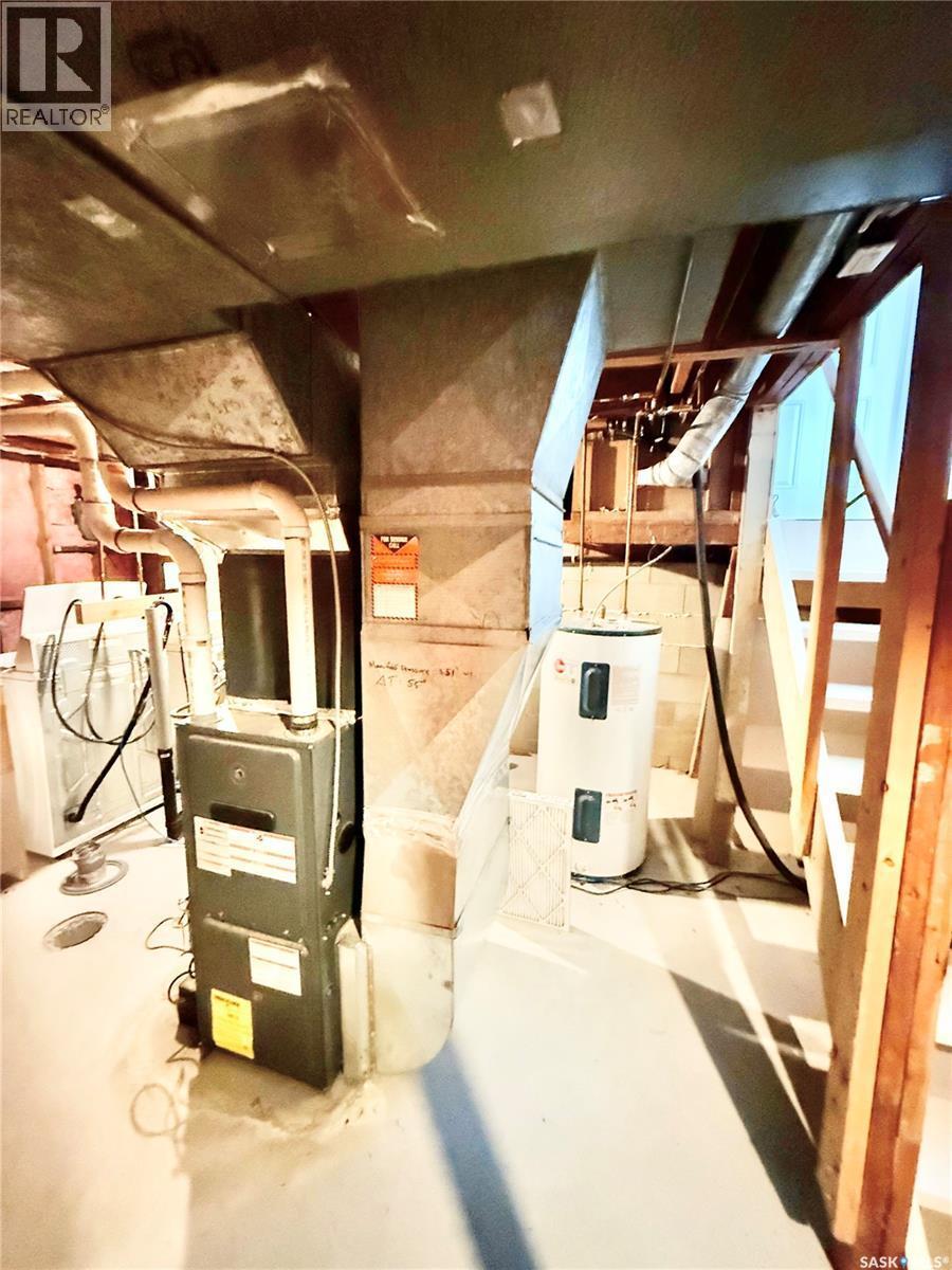 103 3Rd Avenue, Hanley, SK - Indoor Photo Showing Basement