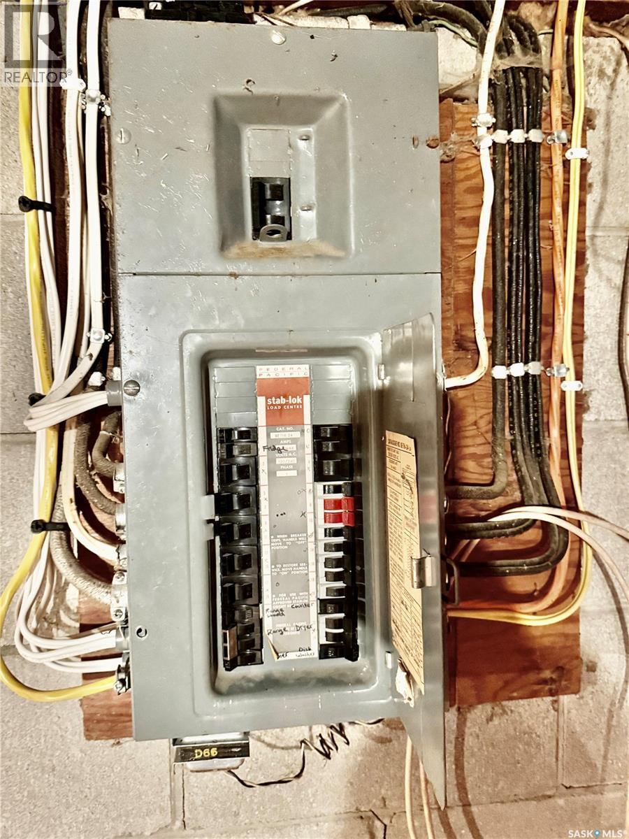 103 3Rd Avenue, Hanley, SK - Indoor Photo Showing Basement