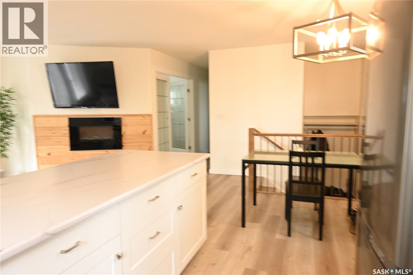 103 3Rd Avenue, Hanley, SK - Indoor