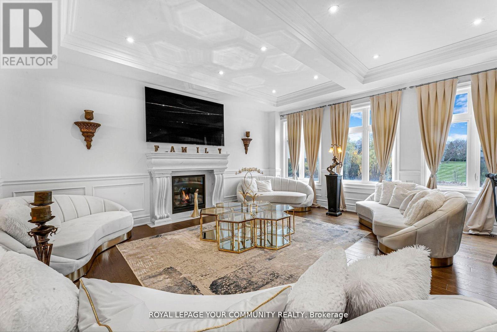 49 Lavender Valley Road, King, ON - Indoor Photo Showing Living Room With Fireplace