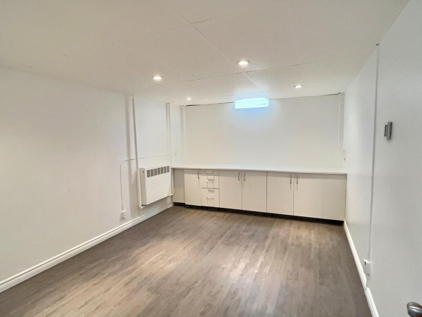 Office - 105 - 109 Rue Notre-Dame E., Thetford Mines, QC - Indoor