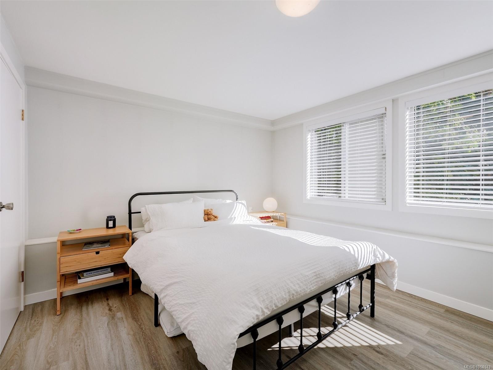 1021 Tatlow Rd, North Saanich, BC