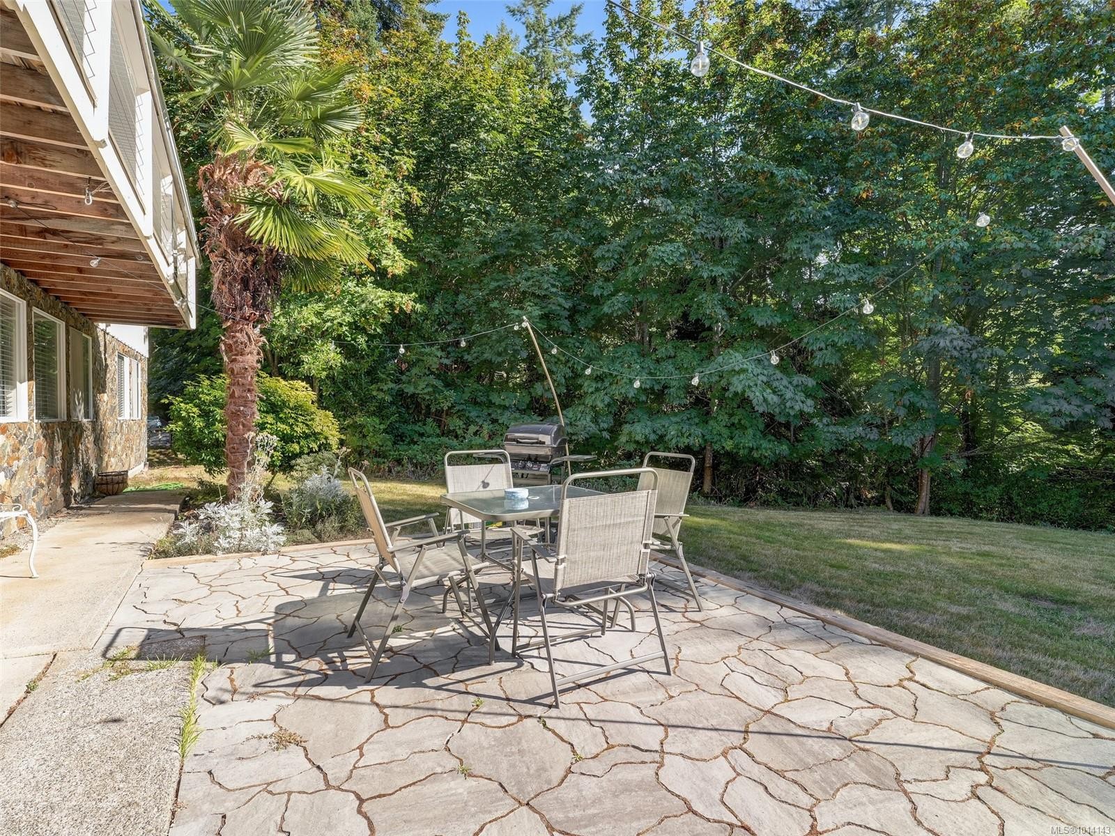 1021 Tatlow Rd, North Saanich, BC