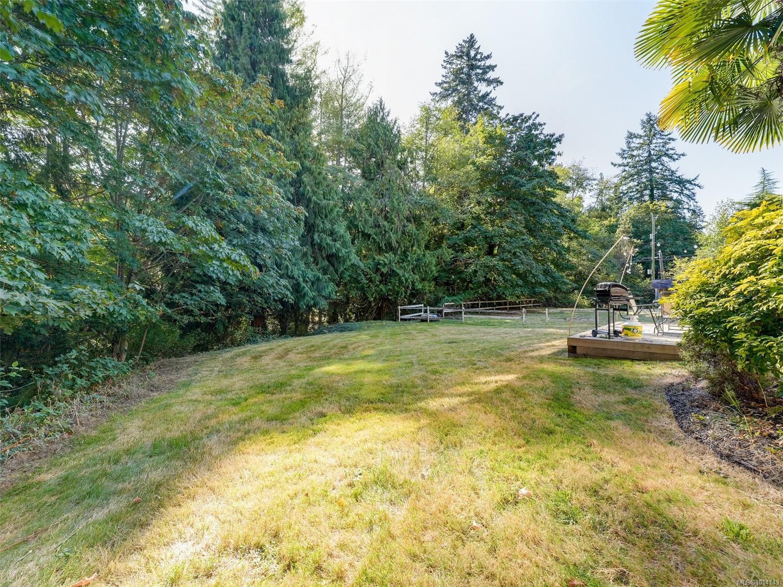 1021 Tatlow Rd, North Saanich, BC